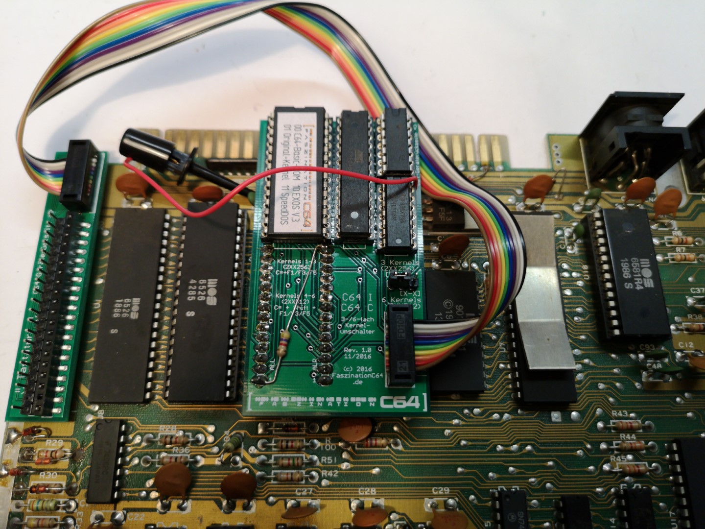 Kernalumschalter auf dem C64 Board installiert